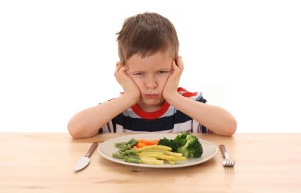 kid refusing to eat